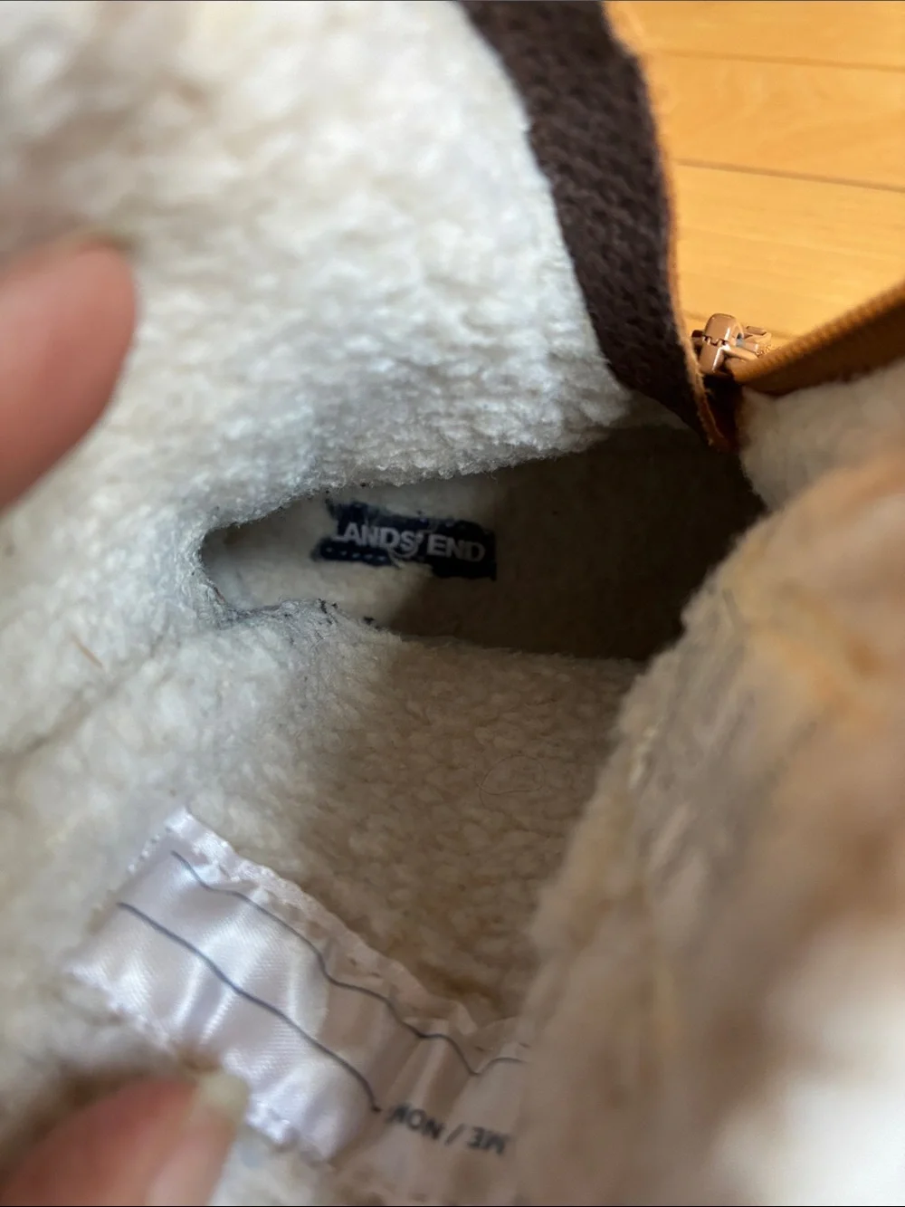 Lands end  Sherpa line winter dnow rain boits